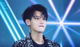 黄子韬爆料暗恋女生视频,甜蜜视频曝光引网友热议